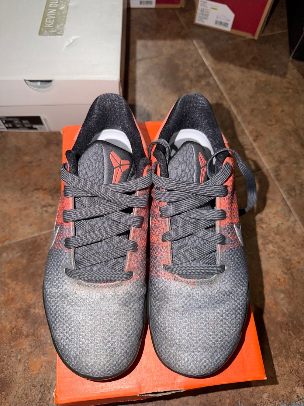 Nike Kids Gray and Red Low-Top Sneakers